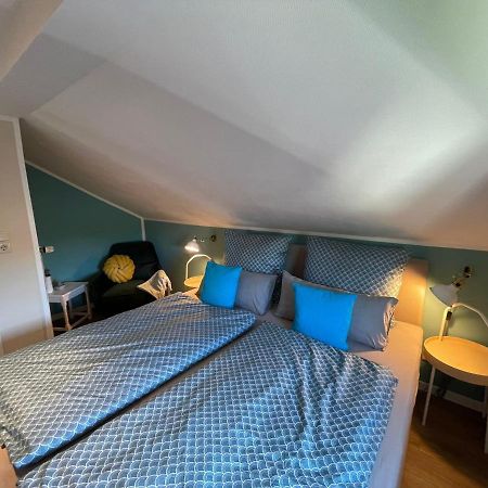 Lüttje Najade Ruhige, zentrale Lage am Rande des Kurparks. Wenige Gehminuten zum Strand und in die Innenstadt. Neu renovierte und liebevoll eingerichtete Wohnung. Borkum Exterior foto