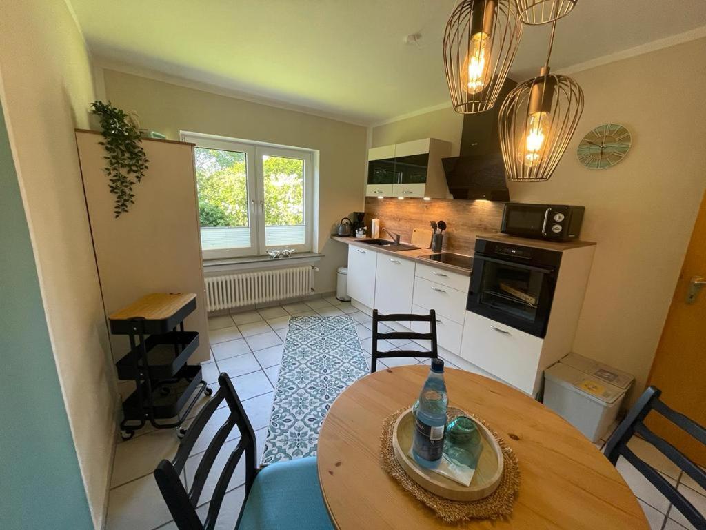 Lüttje Najade Ruhige, zentrale Lage am Rande des Kurparks. Wenige Gehminuten zum Strand und in die Innenstadt. Neu renovierte und liebevoll eingerichtete Wohnung. Borkum Exterior foto
