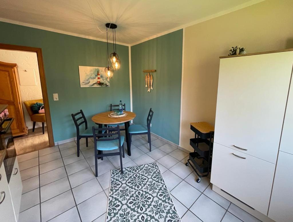 Lüttje Najade Ruhige, zentrale Lage am Rande des Kurparks. Wenige Gehminuten zum Strand und in die Innenstadt. Neu renovierte und liebevoll eingerichtete Wohnung. Borkum Exterior foto