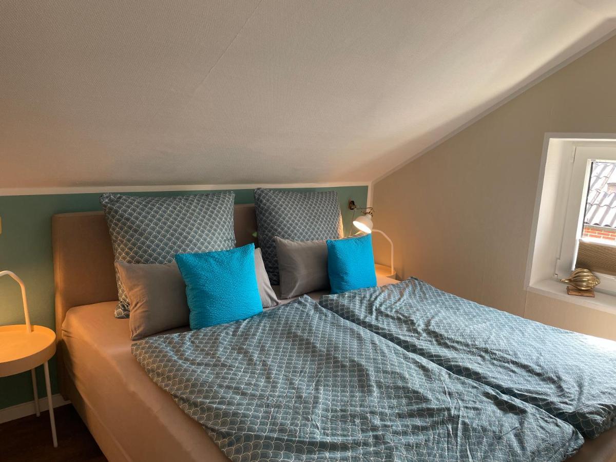 Lüttje Najade Ruhige, zentrale Lage am Rande des Kurparks. Wenige Gehminuten zum Strand und in die Innenstadt. Neu renovierte und liebevoll eingerichtete Wohnung. Borkum Exterior foto