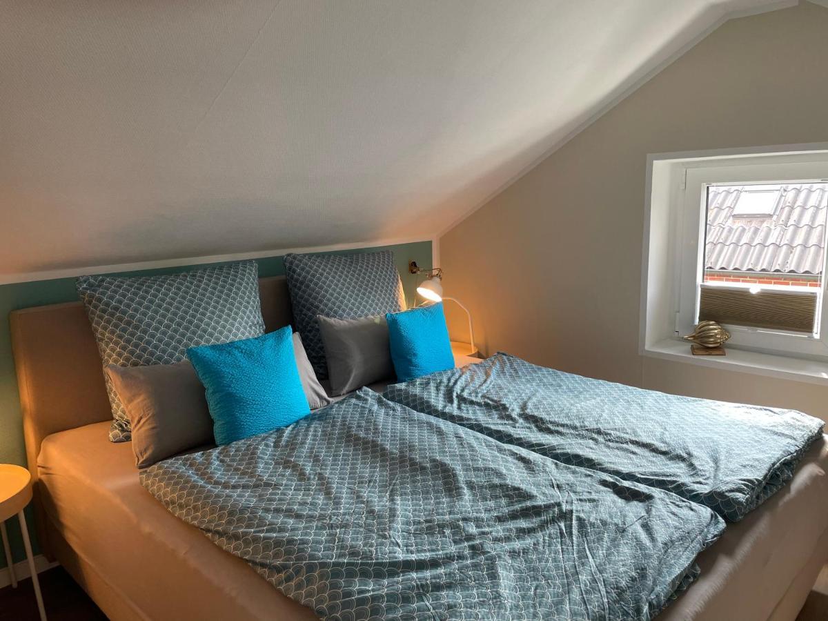 Lüttje Najade Ruhige, zentrale Lage am Rande des Kurparks. Wenige Gehminuten zum Strand und in die Innenstadt. Neu renovierte und liebevoll eingerichtete Wohnung. Borkum Exterior foto