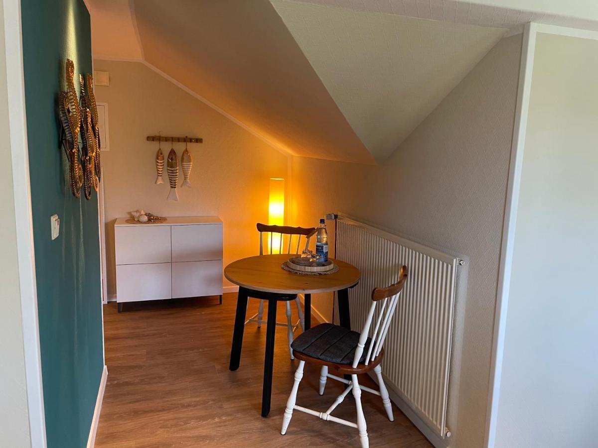 Lüttje Najade Ruhige, zentrale Lage am Rande des Kurparks. Wenige Gehminuten zum Strand und in die Innenstadt. Neu renovierte und liebevoll eingerichtete Wohnung. Borkum Exterior foto